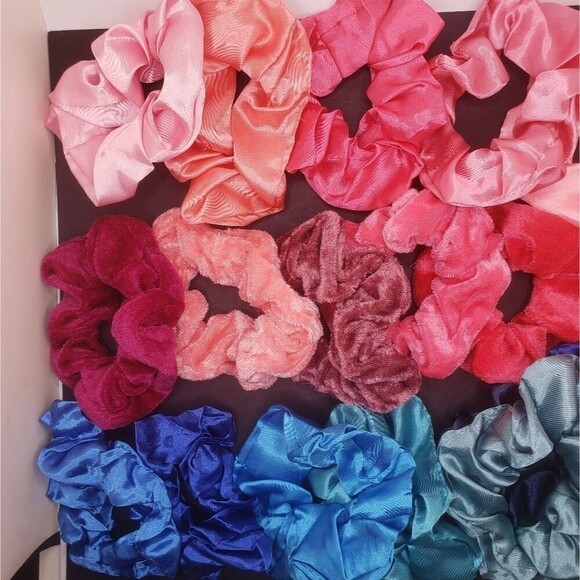 Pink blue velvet and satin scrunchie bundle - Picture 3 of 4